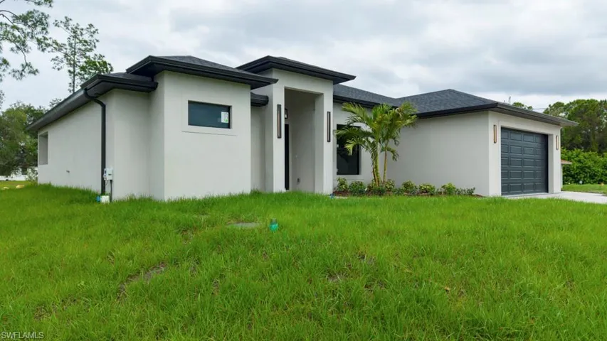 814 Clayton Ave, Lehigh Acres, Florida 33972