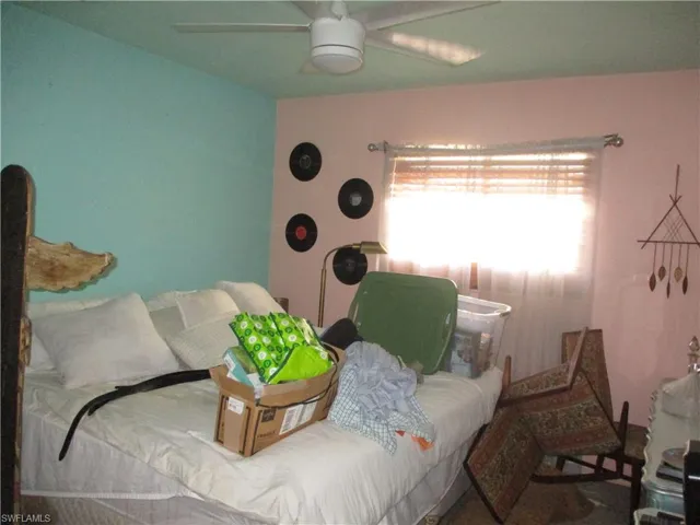 Bedroom with ceiling fan