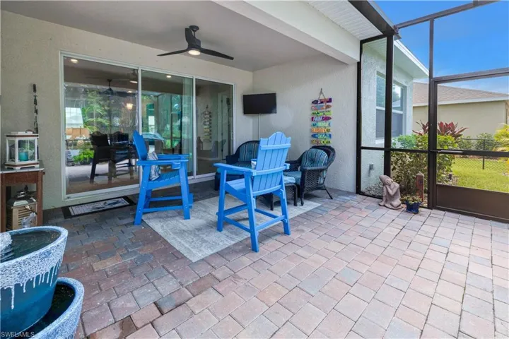 spacious screened-pavered lanai for entertaining
