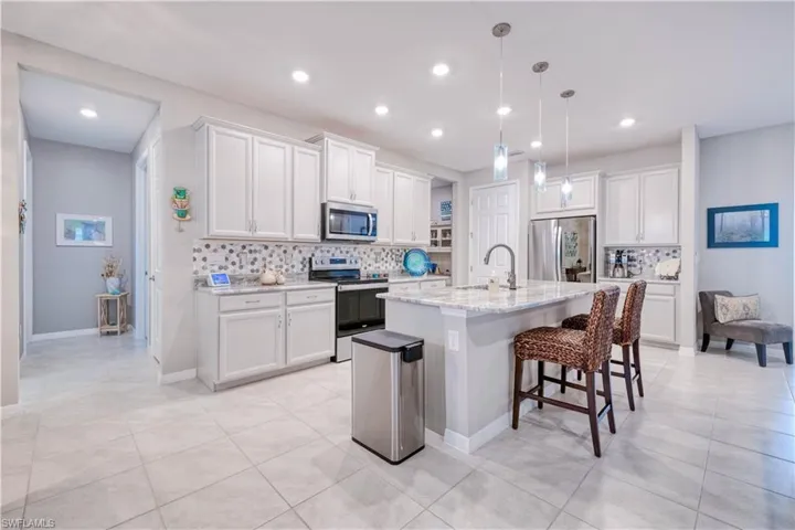 gorgeous, huge open kitchen