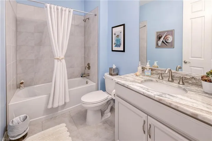 2nd Full bathroom adjacent to 2 bedroom
