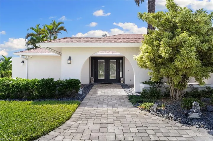 2239  Imperial Golf Co  BLVD, Naples, FL 34110