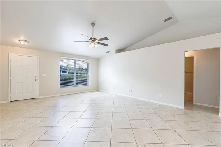 725 Kari Cir, Lehigh Acres, Florida 33974