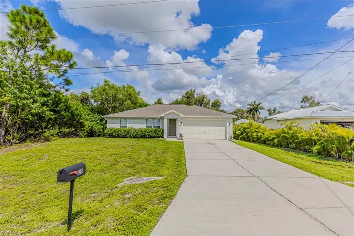 725 Kari Cir, Lehigh Acres, Florida 33974