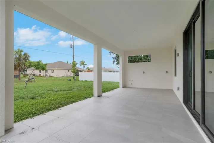 2208 Ne 9th Ave, Cape Coral, Florida 33909