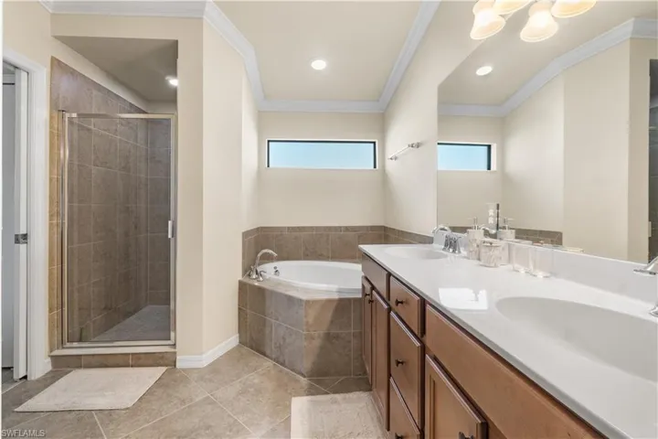 9510 Avellino Way 1926, Naples, Florida 34113