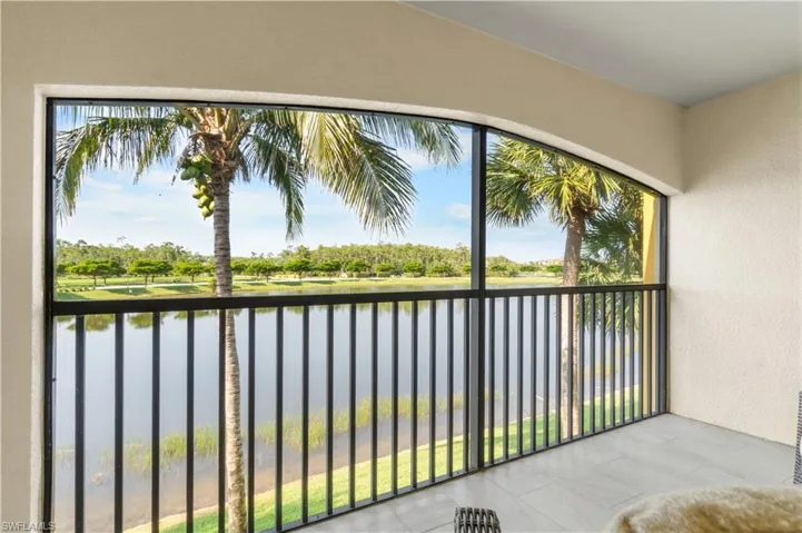 9510 Avellino Way 1926, Naples, Florida 34113