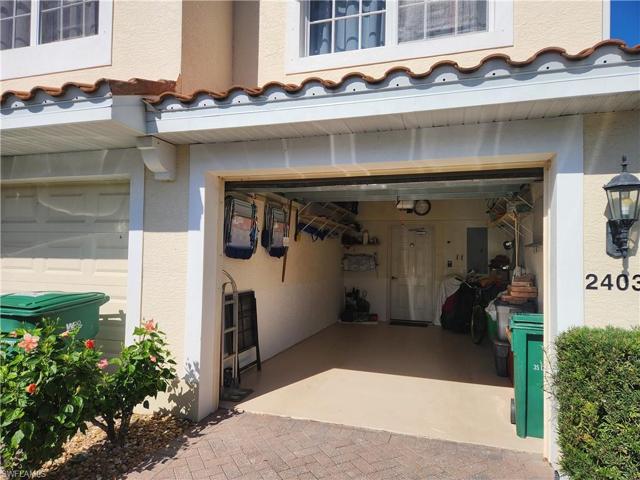 1400  Tiffany  LN, NAPLES, FL 34105
