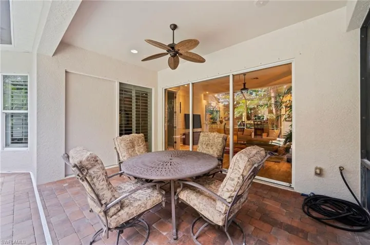 Covered patio in Lanai