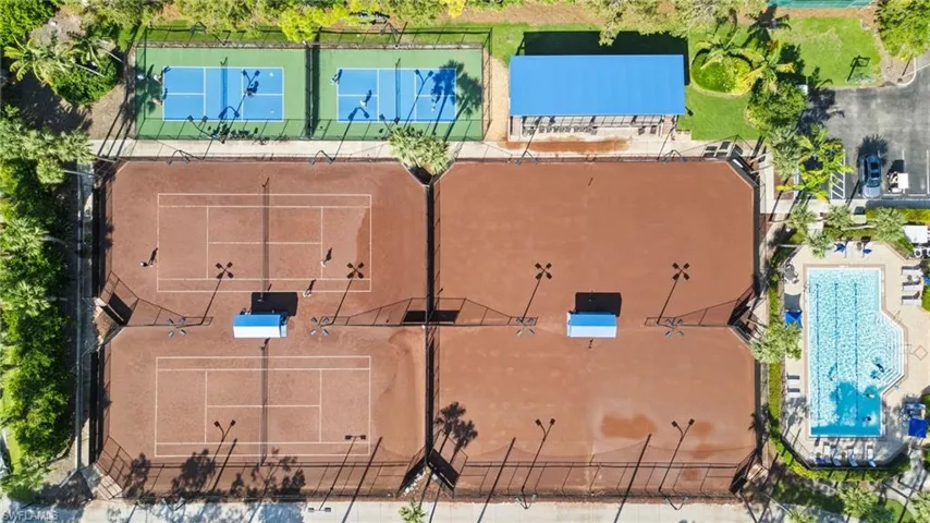 Bird's eye view tennis courts and pickleball courts