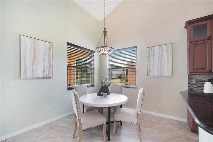Kitchen dining