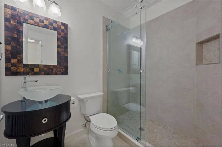 Guest Bathroom 3