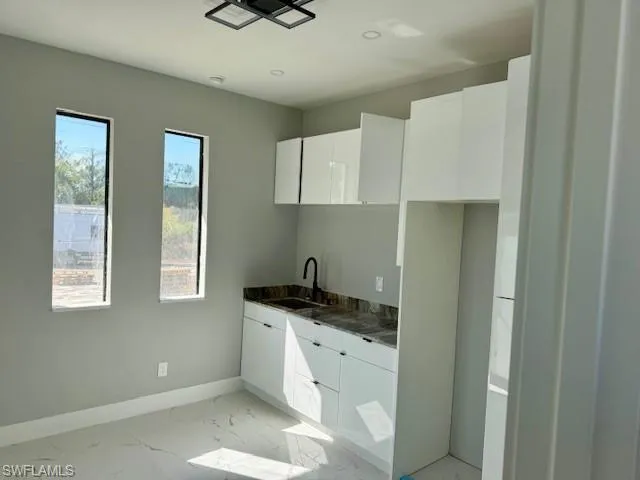 STUDIO WITH FULL KITCHEN PLUS WASHER AND DRYER