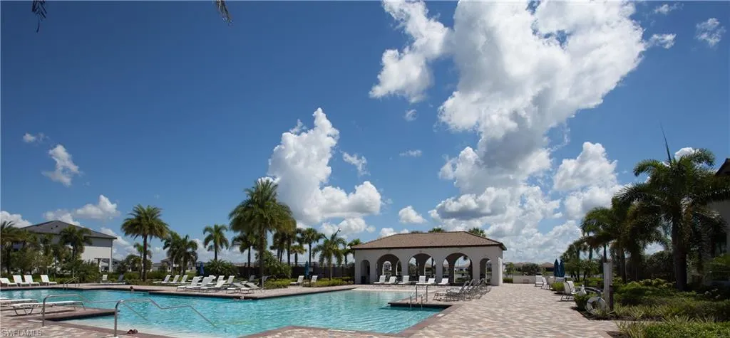 Amenity Center-Pool