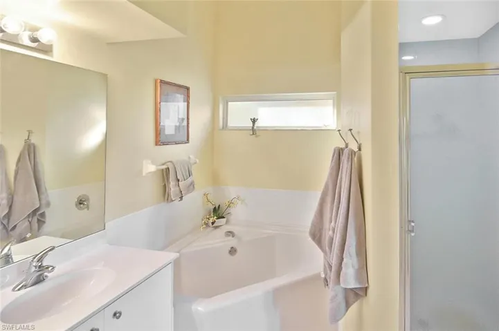 3870  SAWGRASS  WAY, Naples, FL 34112