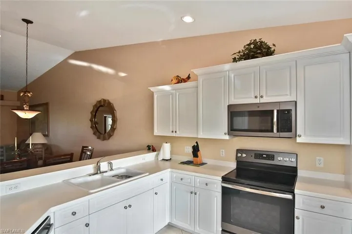 3870  SAWGRASS  WAY, Naples, FL 34112