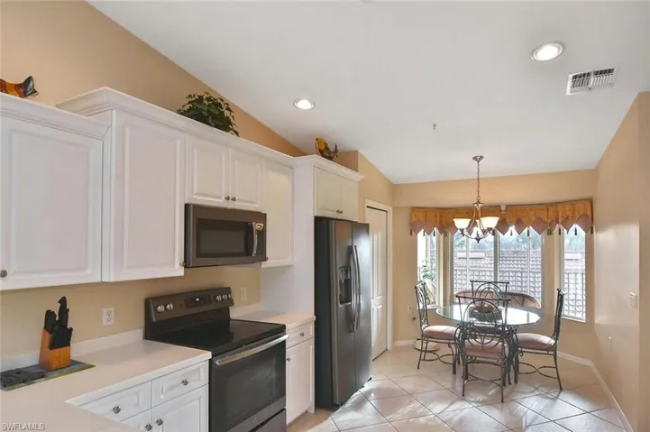 3870  SAWGRASS  WAY, Naples, FL 34112