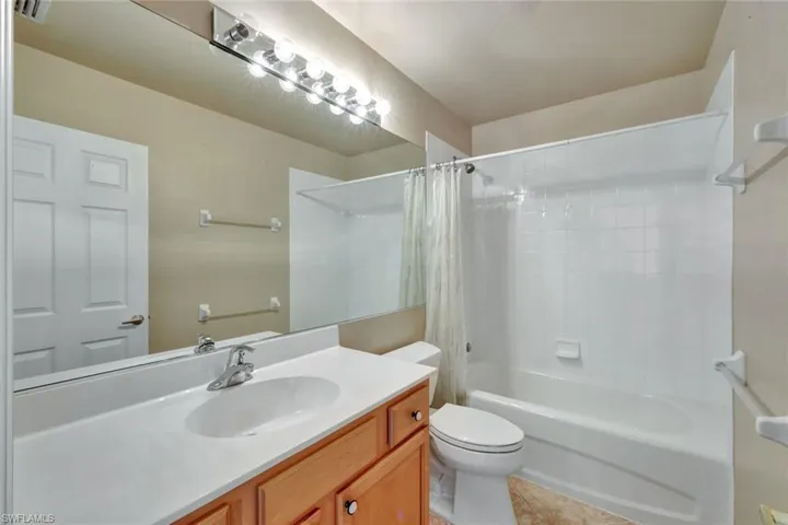 Upper Level Bath