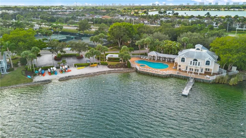 2711  Citrus Lake  DR, Naples, FL 34109
