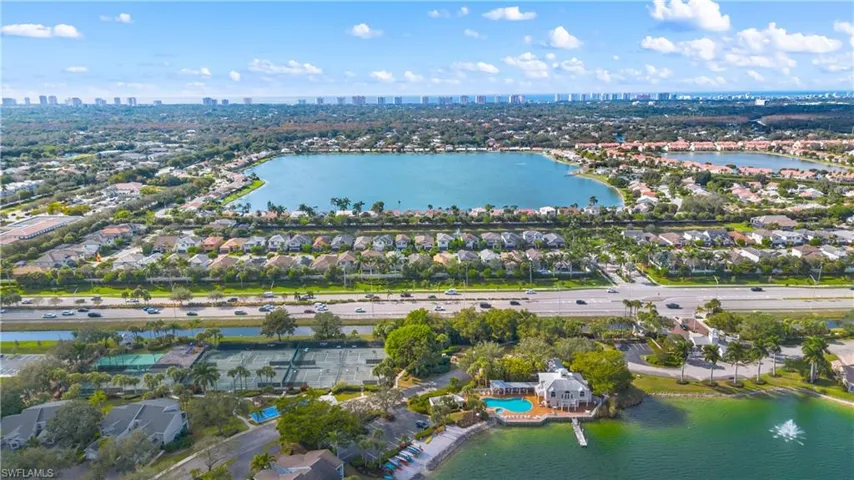 2711  Citrus Lake  DR, Naples, FL 34109