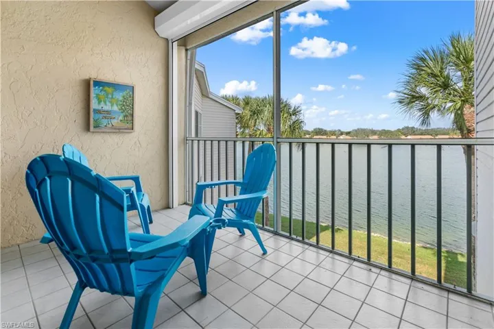 2711  Citrus Lake  DR, Naples, FL 34109