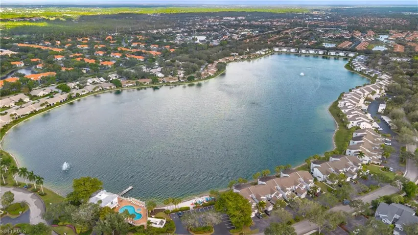 2711  Citrus Lake  DR, Naples, FL 34109