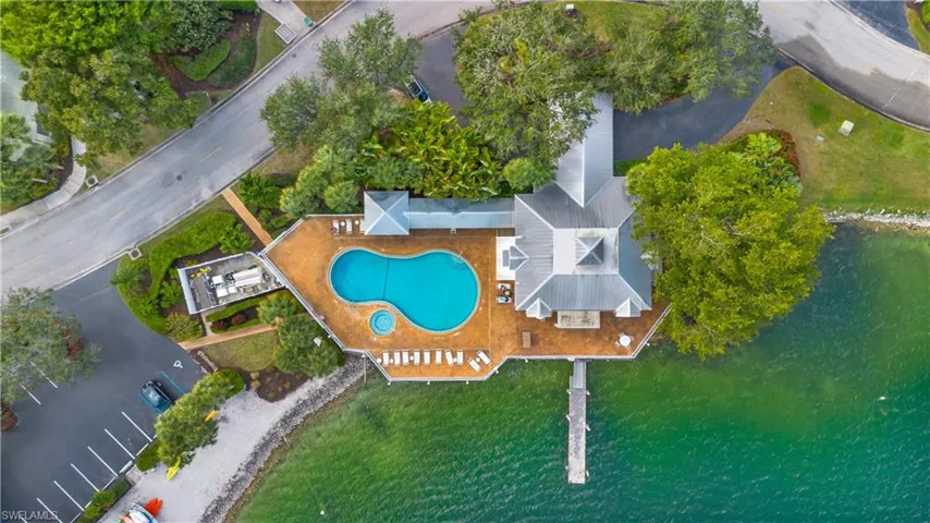 2711  Citrus Lake  DR, Naples, FL 34109