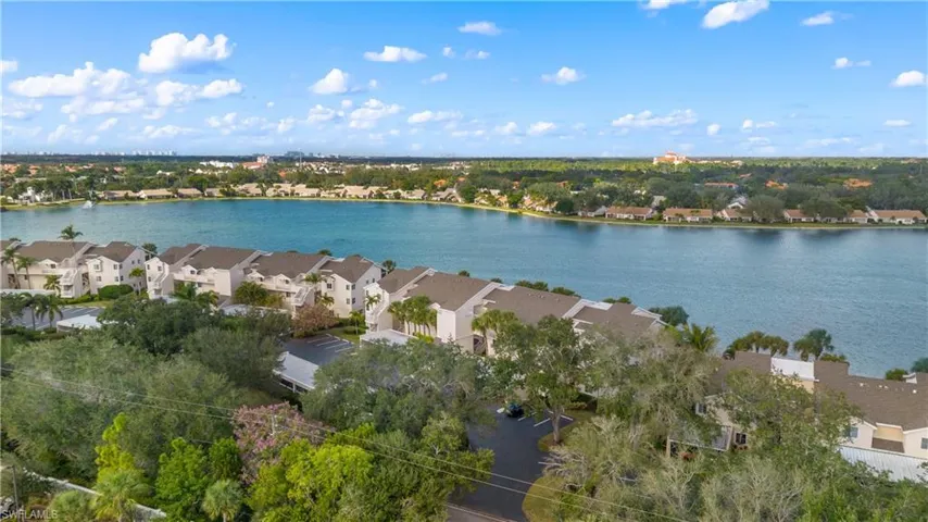 2711  Citrus Lake  DR, Naples, FL 34109
