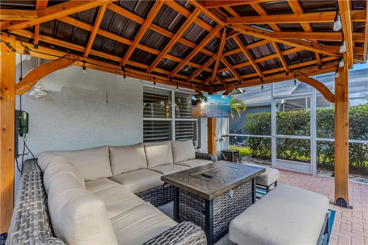 Outdoor Covered Gazebo & furnishings that stay with the home