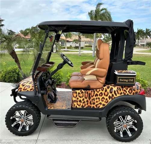 GOLF CART