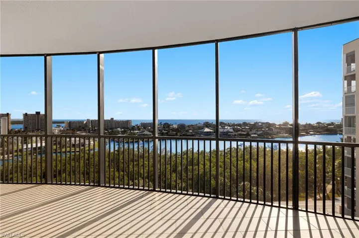 Large screened-in-terrace with amazing views of  bay and gulf