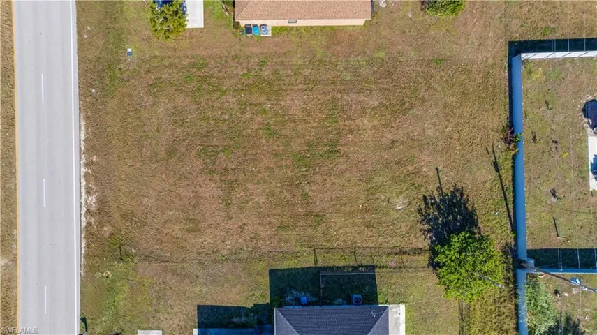 Drone / aerial view / duplex lot