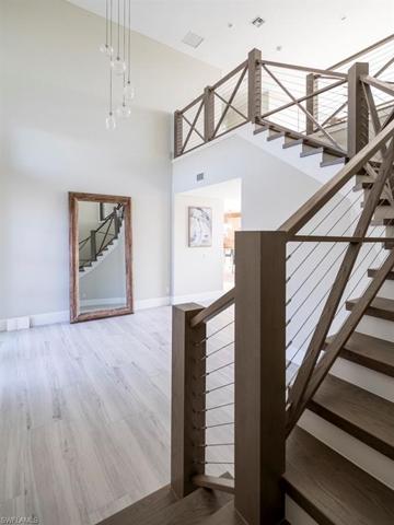 Foyer/Staircase
