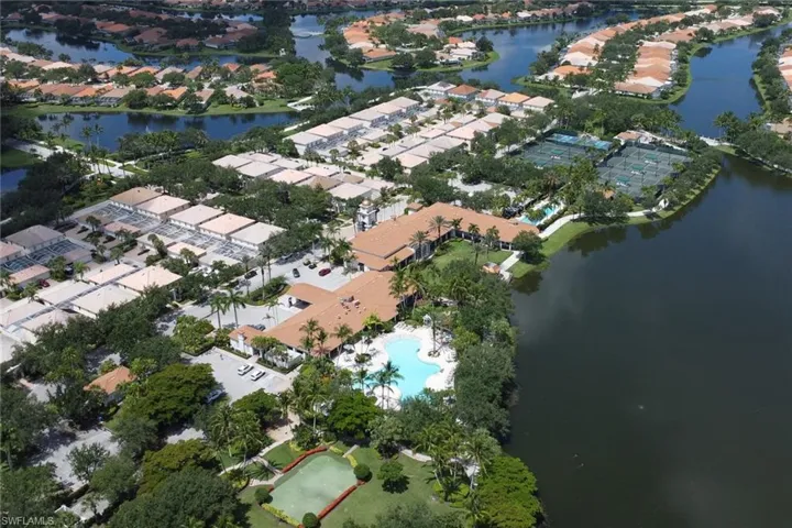 Walking distance to Towncenter