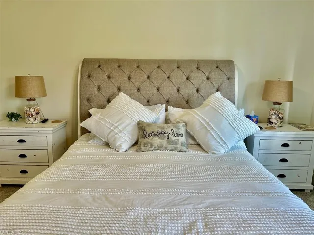 Bedroom with carpet