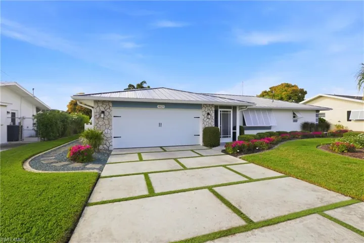 4629 Forest Glen Dr, North Fort Myers, Florida 33903