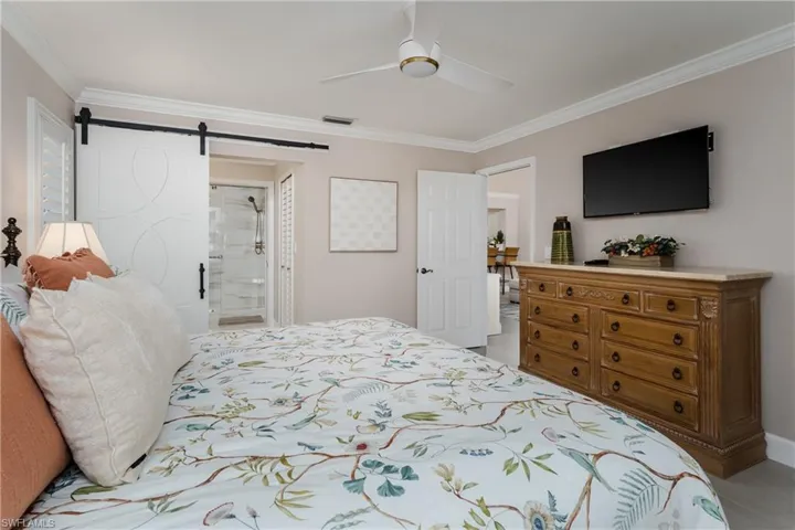 7046 Barrington Cir 202, Naples, Florida 34108