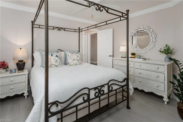 7046 Barrington Cir 202, Naples, Florida 34108