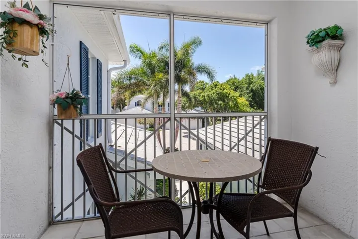 7046 Barrington Cir 202, Naples, Florida 34108