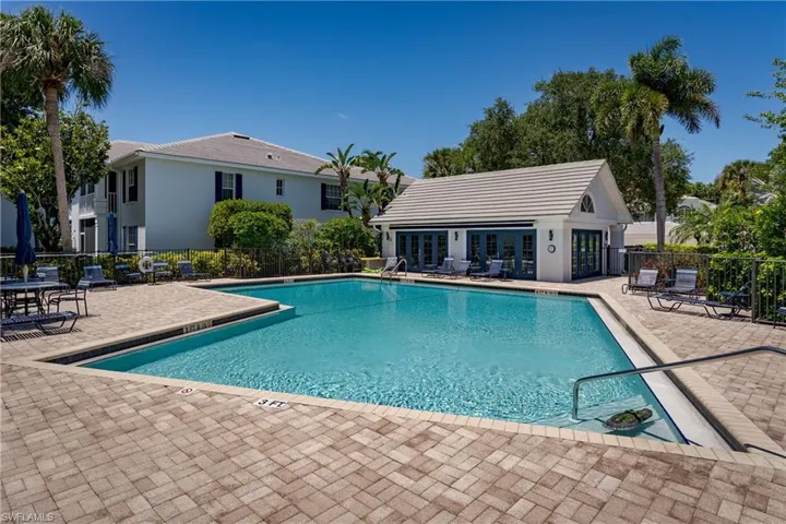 7046 Barrington Cir 202, Naples, Florida 34108