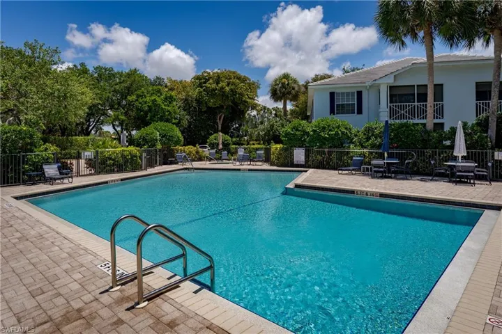 7046 Barrington Cir 202, Naples, Florida 34108
