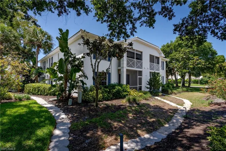7046 Barrington Cir 202, Naples, Florida 34108