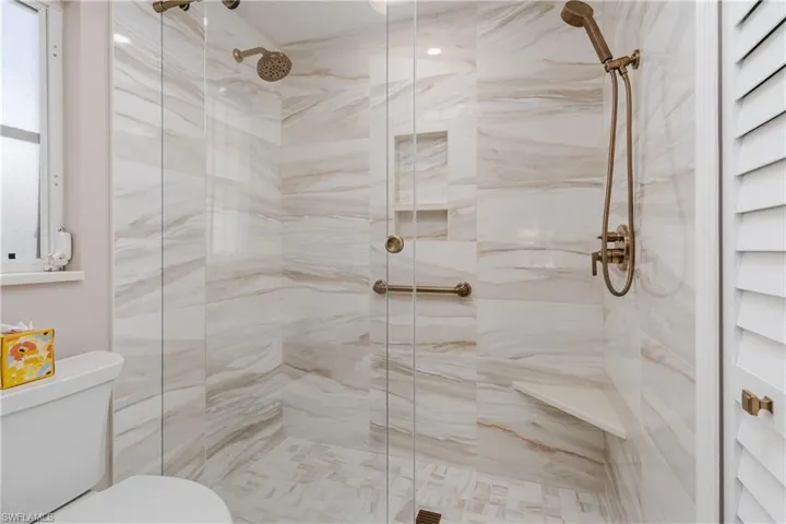 7046 Barrington Cir 202, Naples, Florida 34108