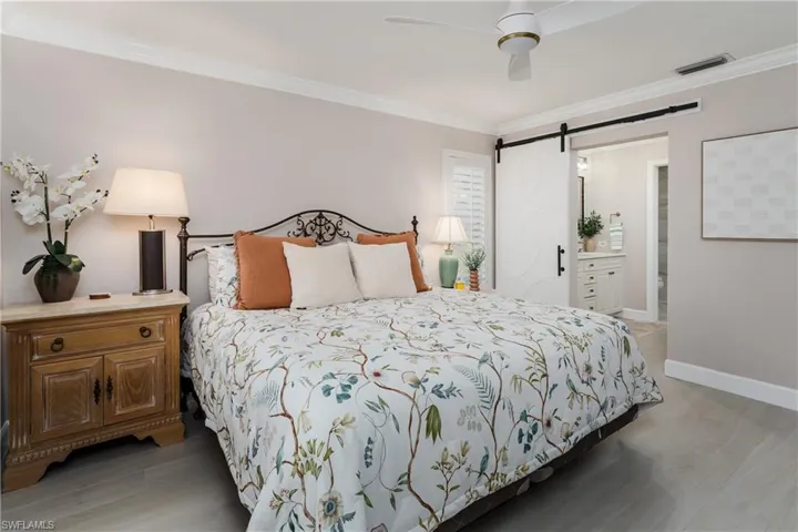 7046 Barrington Cir 202, Naples, Florida 34108