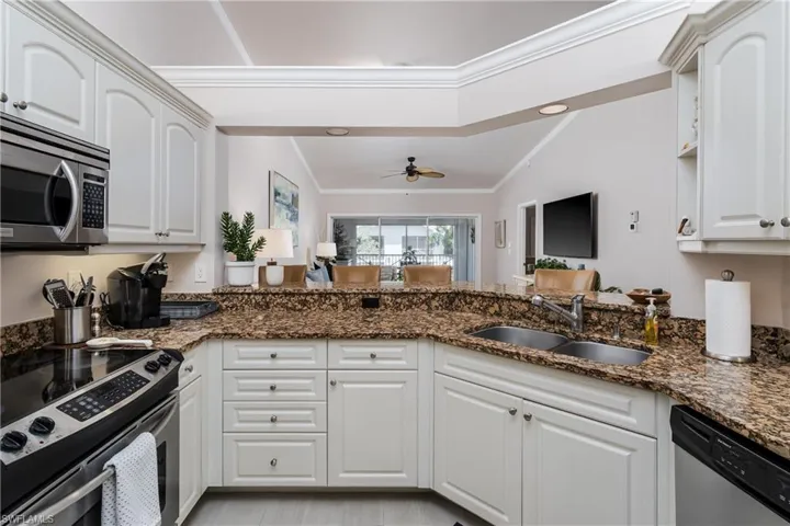 7046 Barrington Cir 202, Naples, Florida 34108