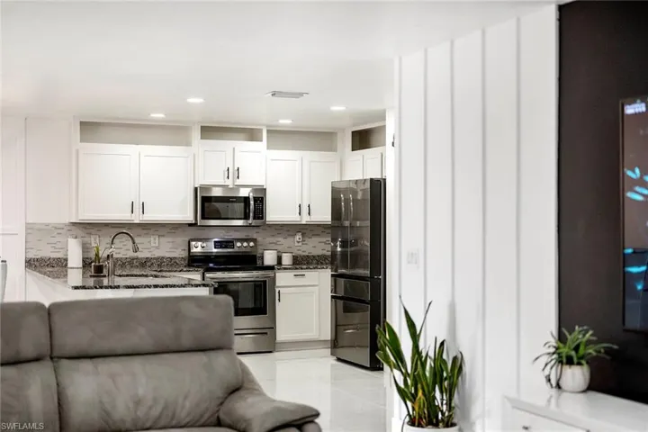 2809 Ne 6th Pl, Cape Coral, Florida 33909