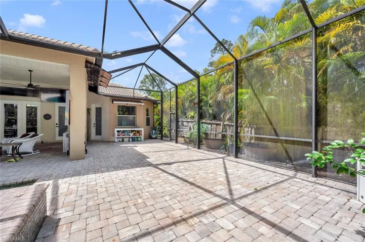 1115  20th NE AVE, Naples, FL 34120