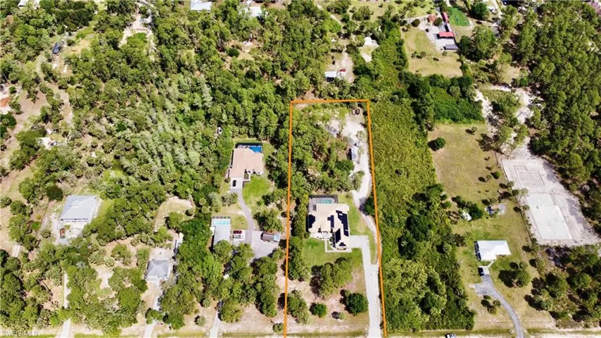 1115  20th NE AVE, Naples, FL 34120