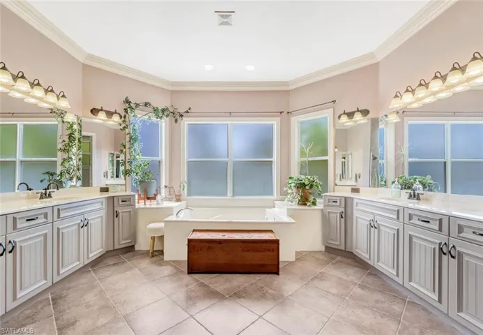 1115  20th NE AVE, Naples, FL 34120