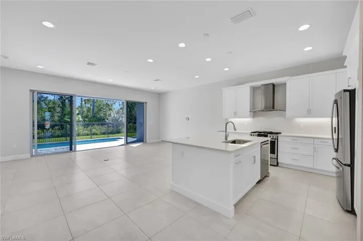 2440  Cambridge  WAY, Naples, FL 34112